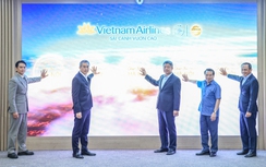 Hành trình cảm xúc cùng Vietnam Airlines "Chạm thu Hà Nội"