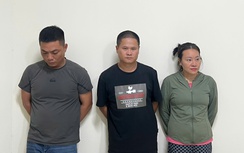 Bắt vợ chồng giám đốc và tài xế xả trộm chất thải bể phốt xuống sông Tô Lịch