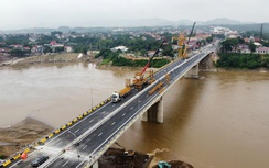 Cầu Phong Châu mới vượt tiến độ, Bộ trưởng Bộ Xây dựng tặng bằng khen 3 tập thể, 7 cá nhân