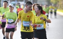 Gần 2.000 vận động viên tranh tài tại giải chạy “Run for Love”