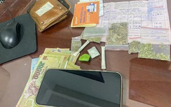 Bắt giữ tài xế xe ôm mời du khách nước ngoài hút thuốc rồi trộm tài sản