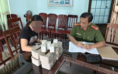 Công an Quảng Ngãi ngăn chặn quảng cáo cờ bạc trá hình tại quán ăn, tiệm tạp hóa