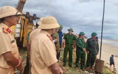 Vụ hai tàu cá bị chìm trong bão số 10: Thuyền viên sống sót bàng hoàng kể phút sinh tử