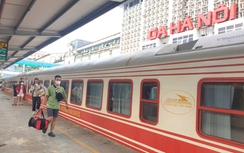 Tàu Hoa phượng đỏ giảm sâu giá vé, mua 3 tặng 1