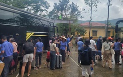 Đường sắt dừng chạy hơn 20 chuyến tàu vì ảnh hưởng bão