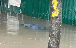 Hà Nội: Công an điều tra vụ người đàn ông tử vong trên phố ngập nước