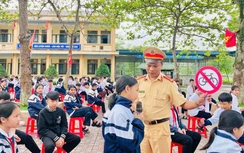 Trường học Hà Tĩnh sáng tạo cách dạy luật giao thông cho học sinh