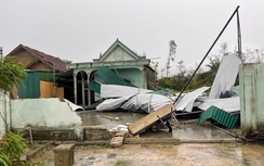 Sau bão số 5, người dân Hà Tĩnh ồ ạt mua tôn thép, ngói để sửa chữa nhà cửa