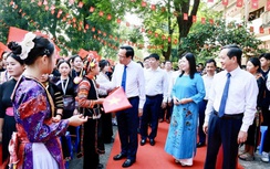 Học sinh toàn quốc hân hoan niềm vui ngày tựu trường