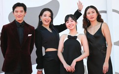 Thư Kỳ giới thiệu bộ phim kể về chính mình tại LHP Venice