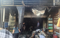 Nghệ An: Cháy cửa hàng điện thoại, gần như toàn bộ máy móc bên trong bị thiêu rụi