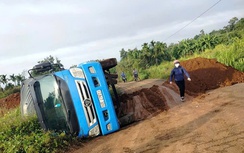 Đắk Lắk chỉ đạo kiểm tra, phản ánh loạt phương tiện vô tư vào đường đang thi công