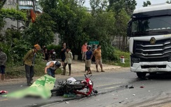 Xe máy đấu đầu xe tải trên QL6 qua Sơn La khiến 1 người tử vong
