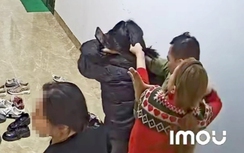 Hà Nội: Triệu tập người phụ nữ bị tố đánh hàng xóm tại chung cư trên đường Trần Hữu Dực