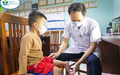 Thành công phẫu thuật xoay cẳng chân 180 độ cho bé trai 5 tuổi