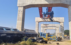 Thái Lan: Cần cẩu sập, đè trúng tàu hỏa khiến ít nhất 19 người thiệt mạng