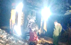 Lật xe khách trên quốc lộ 6 ở Sơn La, 4 người thương vong