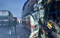 Năm xe đâm liên hoàn khiến một người tử vong, cao tốc qua Nghệ An tê liệt 5 tiếng
