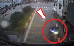 Người đàn ông ở Bắc Ninh tử vong thương tâm vì bất cẩn khi chờ đèn đỏ