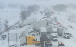 Hơn 100 phương tiện va chạm liên hoàn trong bão tuyết ở Mỹ
