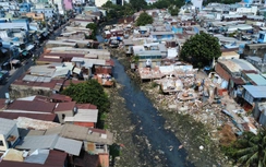 Dọn nhà đón cái Tết cuối cùng bên dòng rạch Xuyên Tâm ô nhiễm sắp được cải tạo