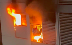 Cháy chung cư ở TP.HCM, 3 mẹ con nguy kịch