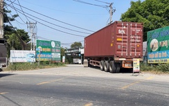 Người phụ nữ tử vong thương tâm sau va chạm với xe container ở TP.HCM