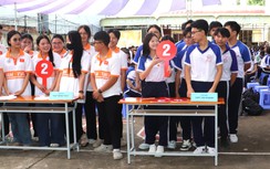 Hơn 400 học sinh, sinh viên tìm hiểu pháp luật an toàn giao thông