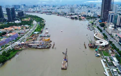 Cầu đi bộ qua sông Sài Gòn chờ đón nhịp chính 3.400 tấn để kết nối toàn tuyến