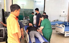 CSGT đường thủy Lào Cai kịp thời hỗ trợ người đàn ông gặp vấn đề sức khỏe trên quốc lộ 2D