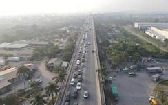 Hà Nội: Cầu Thăng Long thoát cảnh ùn tắc kéo dài, dòng xe dần thông suốt