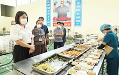 Trường Tiểu học Quảng Bị 1 tổ chức lại bữa ăn bán trú