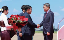Thủ tướng Lê Minh Hưng tới Thủ đô Vientiane, bắt đầu chuyến thăm chính thức Lào