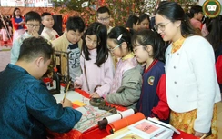 Hội chợ Xuân gắn kết: Tết cổ truyền và những trải nghiệm học đường