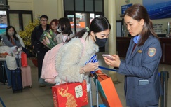 Ngày cuối trước Tết Bính Ngọ 2026: Ga Hà Nội đông kín, người người háo hức về nhà