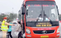 Nhồi nhét 83 người lên ô tô khách 45 chỗ, tài xế và chủ xe bị phạt 207 triệu đồng