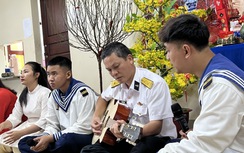 Tết giữa biển trời: Khi mùa xuân neo lại nhà giàn DK1