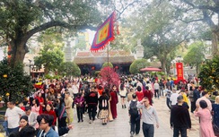 Hà Nội: Người dân nườm nượp đi lễ đầu năm