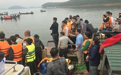 Tìm thấy 6 thi thể trong vụ lật tàu trên hồ Thác Bà