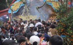 Nhiều khu du lịch tâm linh ở Thanh Hóa hút khách đầu năm