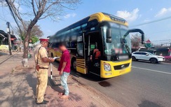 Đồng Nai: Xử phạt tài xế xe khách lấn làn, chở quá khách theo quy định