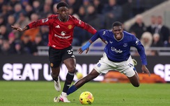 Đánh bại Everton, MU trở lại top 4 Ngoại hạng Anh