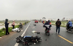 Hưng Yên: Ô tô va chạm xe máy điện, hai học sinh tử vong trên đường đến trường