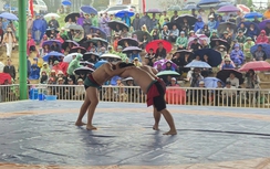 Rèn sức khỏe, giữ bản sắc từ đấu vật, kéo co, bơi chải