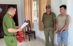 Bị bắt tạm giam vì dùng súng công cụ hỗ trợ và bình xịt hơi cay tấn công con nợ