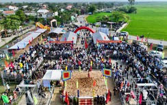 Tưng bừng hội vật truyền thống làng Sình hơn 200 năm ở Huế