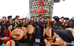 Về Bắc Ninh mặc áo tứ thân, hát Quan họ dịp đầu xuân