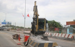 TP.HCM: Tháo dỡ trạm thu phí T3 trên QL51 sau gần 3 năm bỏ hoang