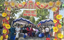 Ấm áp phiên chợ xuân "tự chọn" 0 đồng cho 1.000 người dân vùng biên giới An Giang