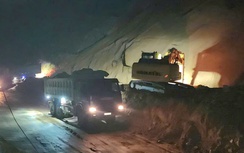 Thi công xuyên đêm những ngày cận Tết trên tuyến đường kết nối Lào Cai - Lai Châu